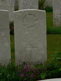 Etaples Military Cemetery - Paton, Noel James